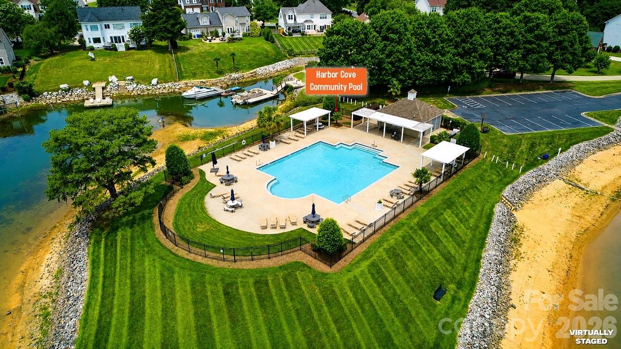 122 Nantucket Court — Mooresville