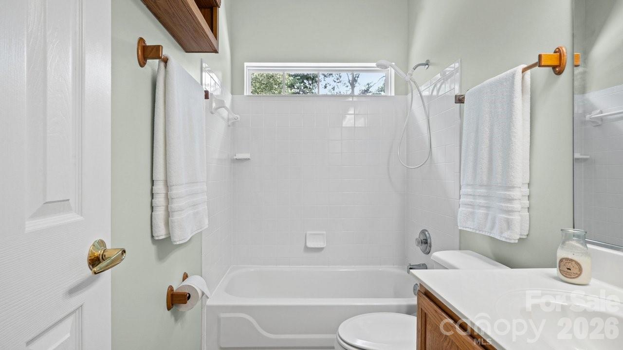 122 Nantucket Court — Mooresville