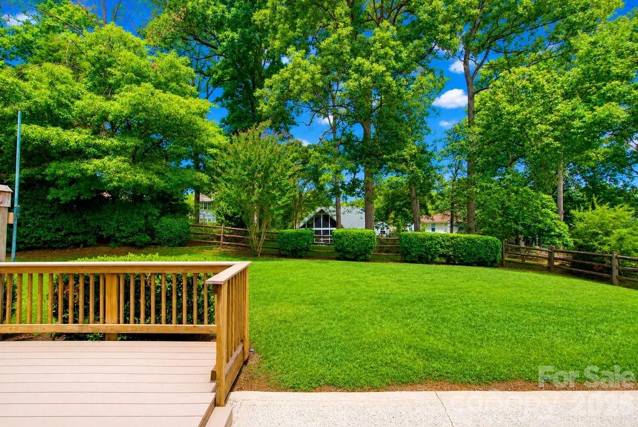 122 Nantucket Court — Mooresville