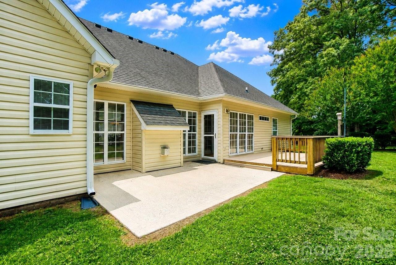 122 Nantucket Court — Mooresville