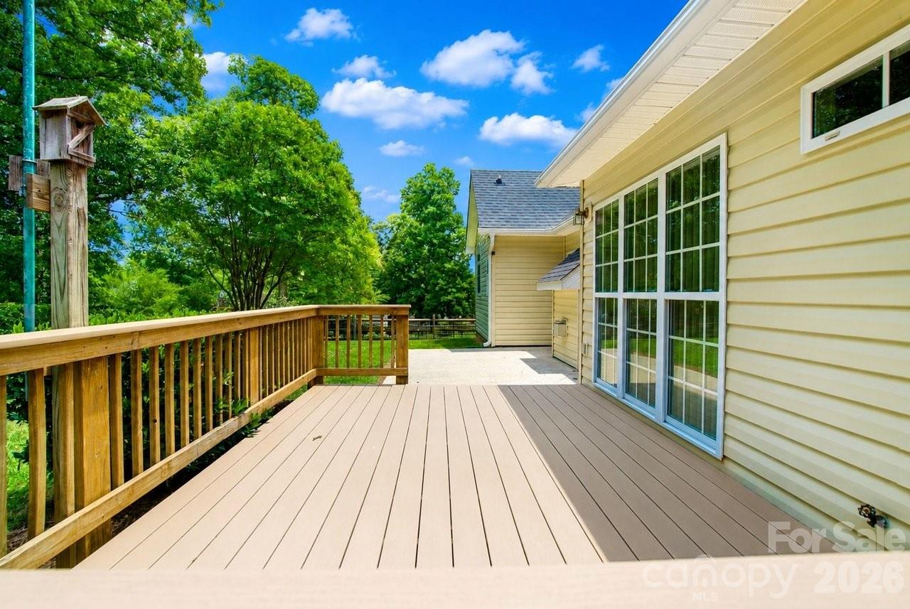 122 Nantucket Court — Mooresville