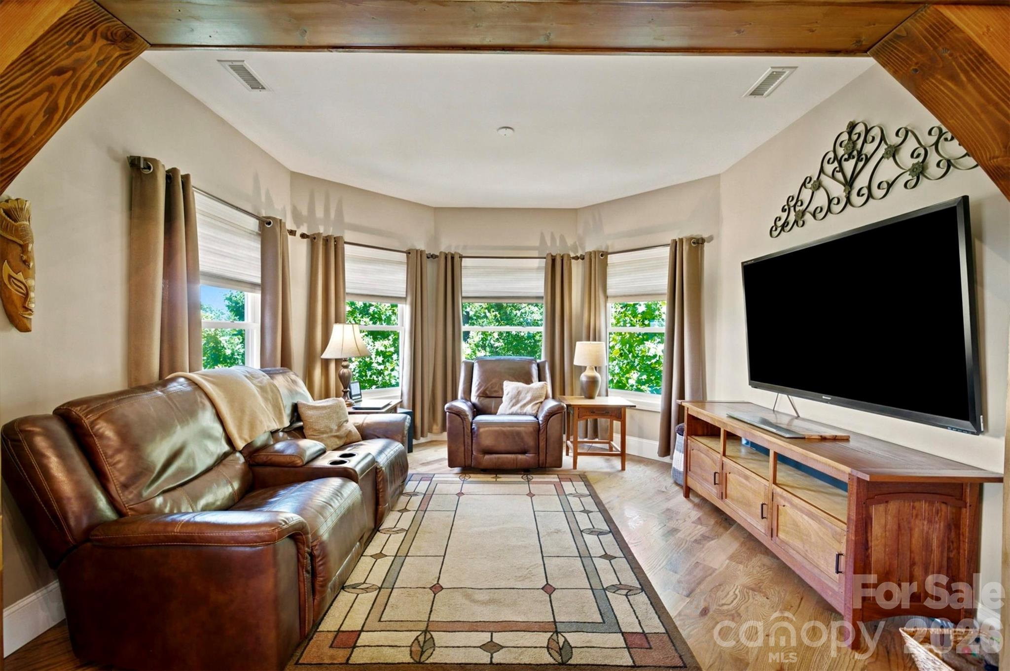 1167 Johns Ridge Parkway — Lenoir