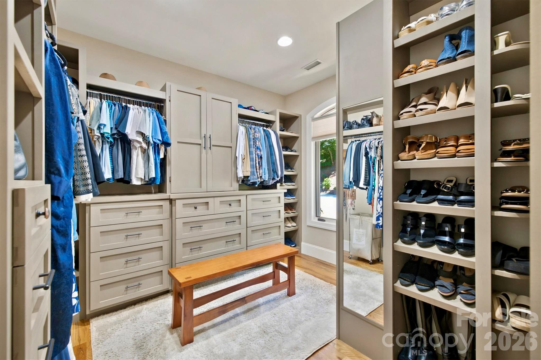 1167 Johns Ridge Parkway — Lenoir