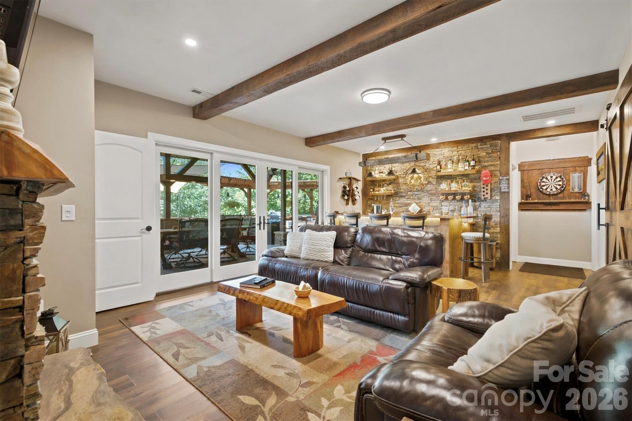 1167 Johns Ridge Parkway — Lenoir
