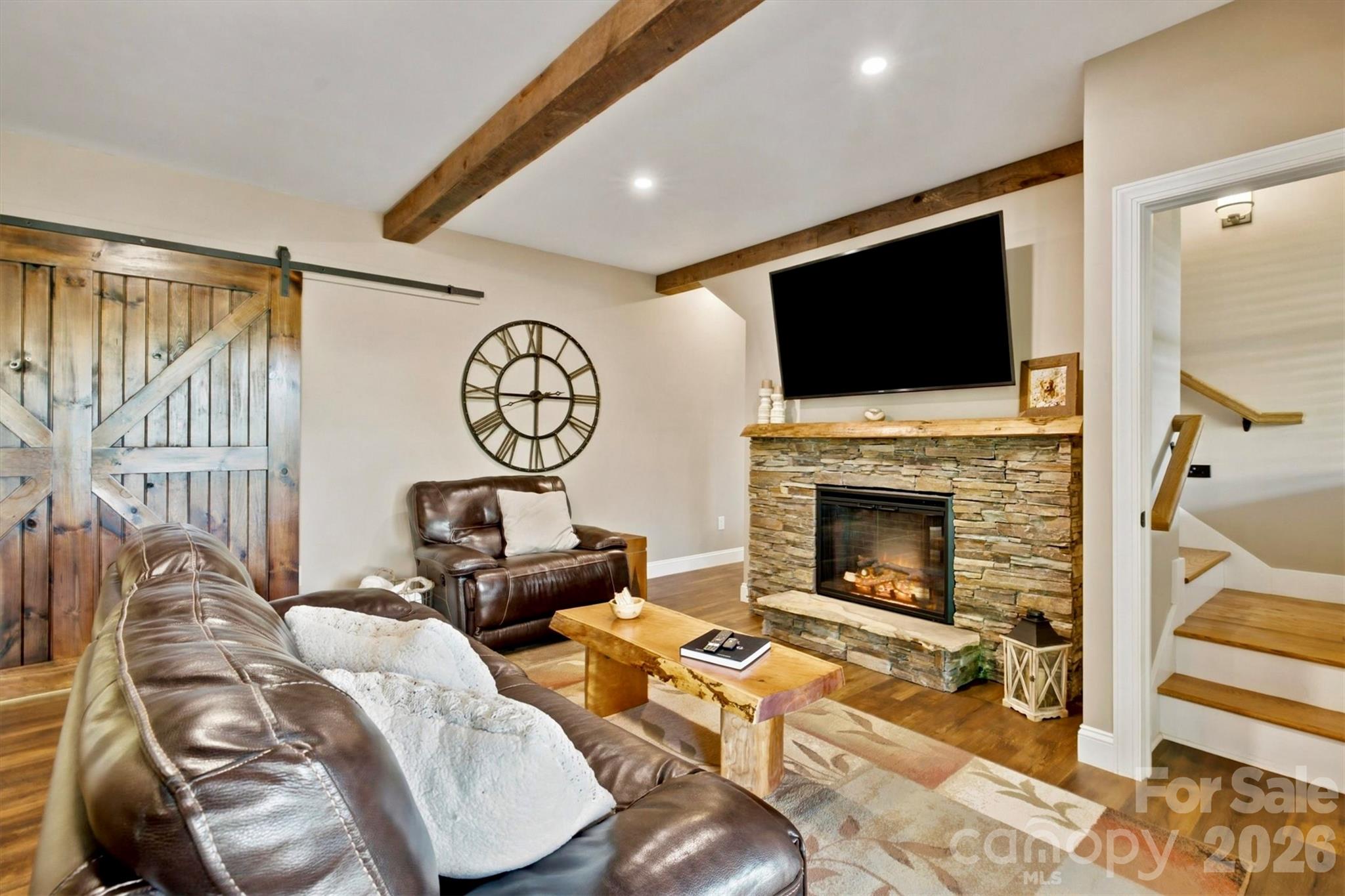 1167 Johns Ridge Parkway — Lenoir