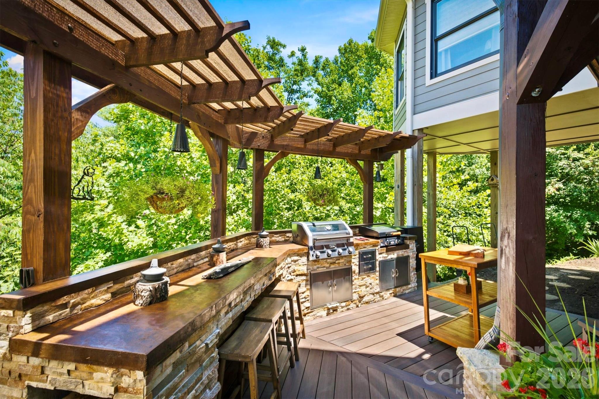 1167 Johns Ridge Parkway — Lenoir