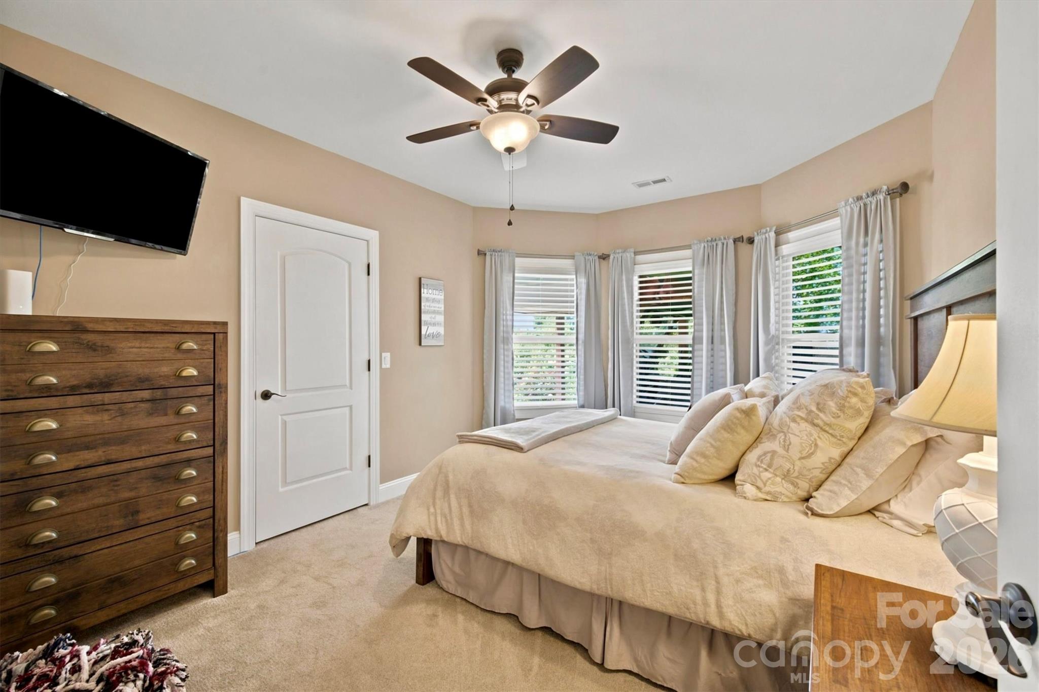 1167 Johns Ridge Parkway — Lenoir