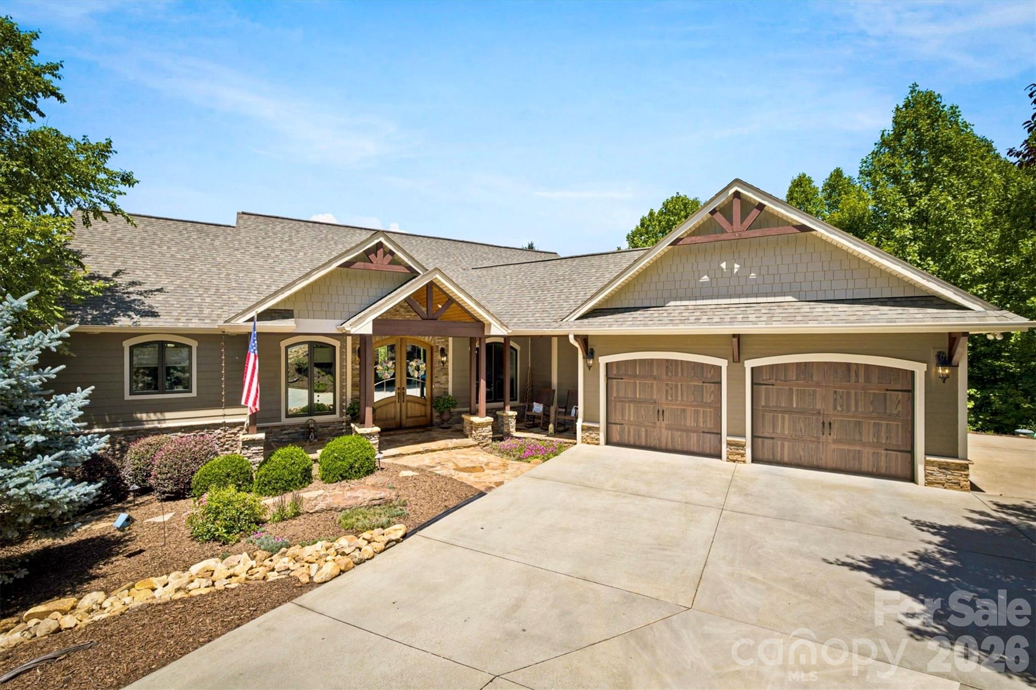 1167 Johns Ridge Parkway — Lenoir