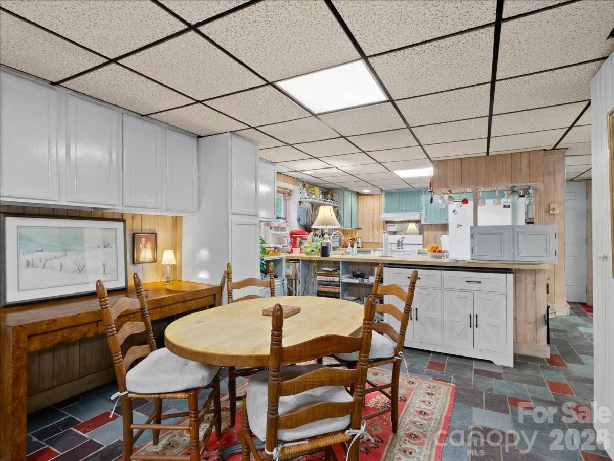 119 Fox Den Road — Mars Hill