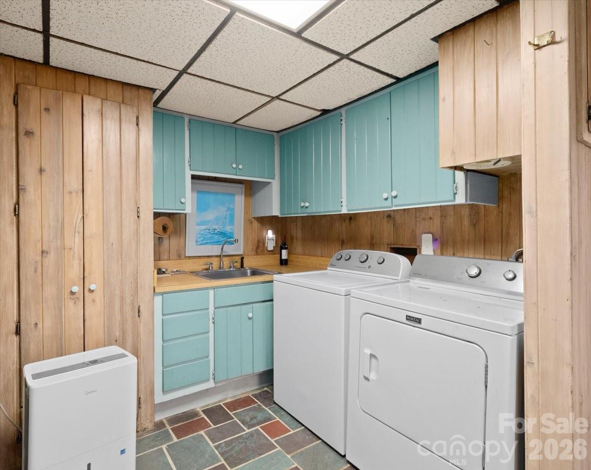 119 Fox Den Road — Mars Hill