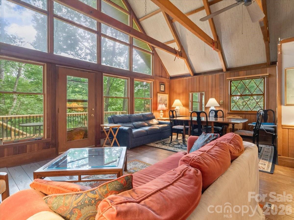 119 Fox Den Road — Mars Hill