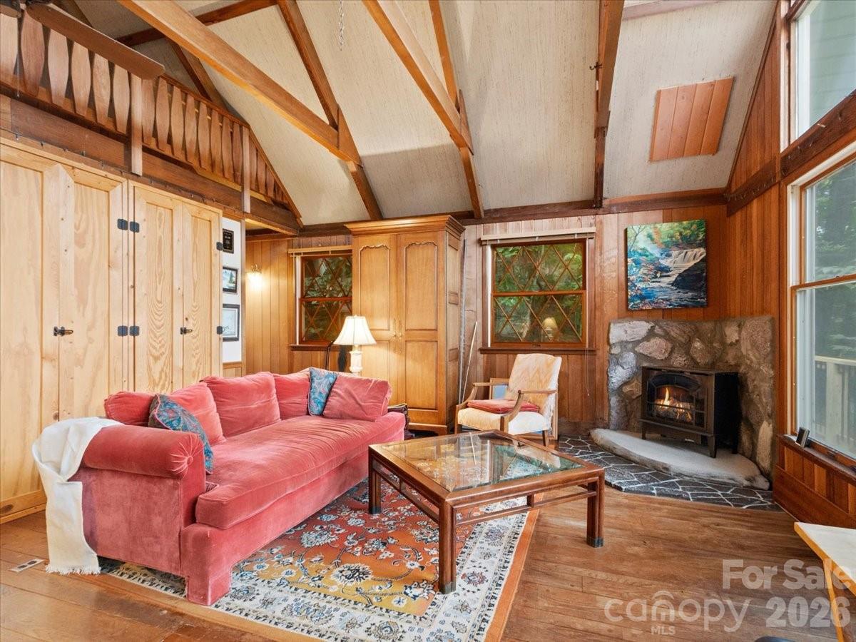119 Fox Den Road — Mars Hill