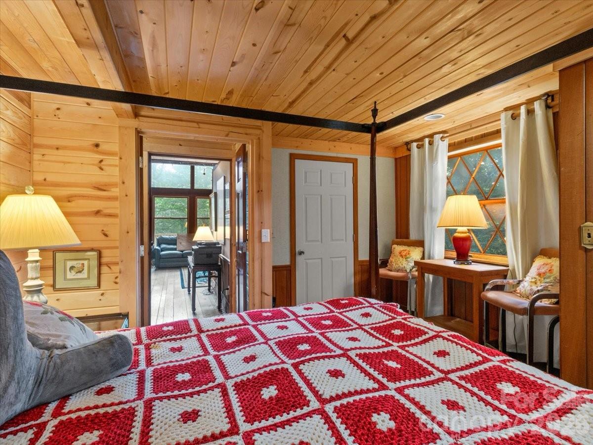 119 Fox Den Road — Mars Hill