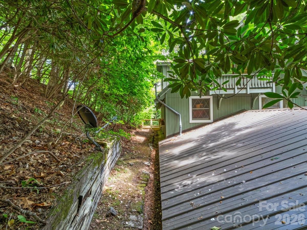 119 Fox Den Road — Mars Hill