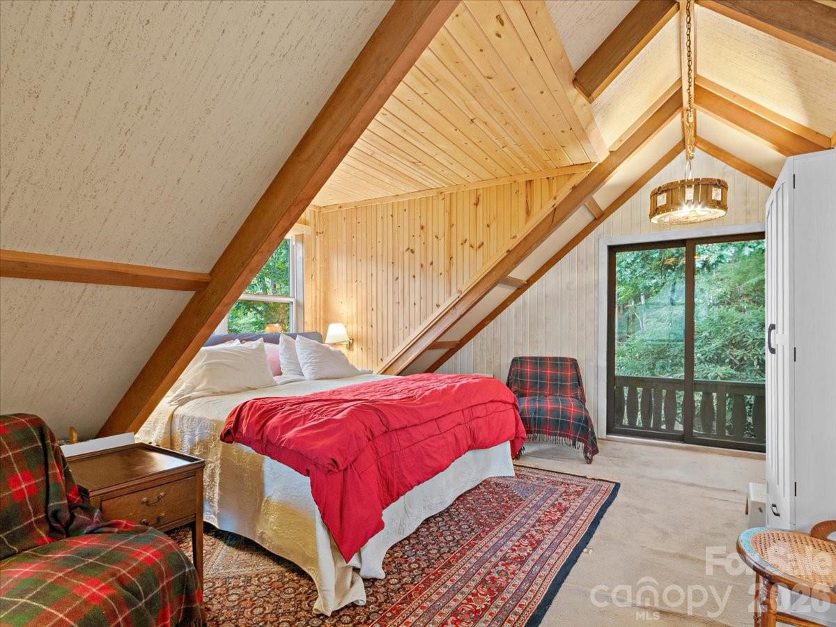 119 Fox Den Road — Mars Hill