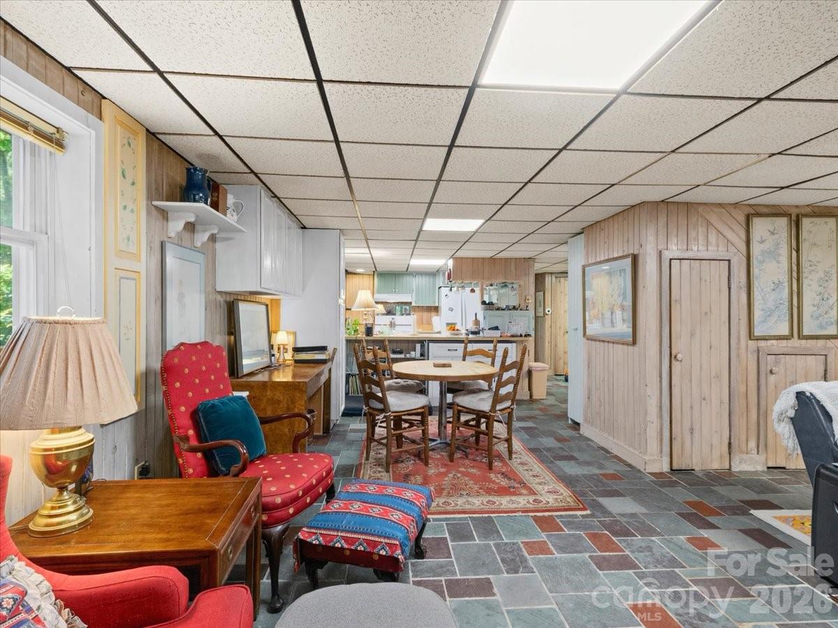 119 Fox Den Road — Mars Hill