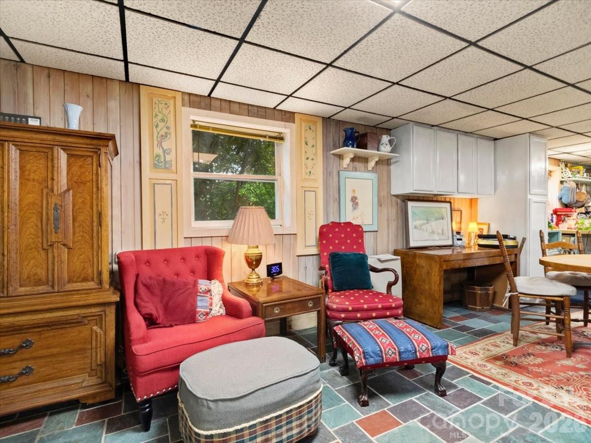 119 Fox Den Road — Mars Hill