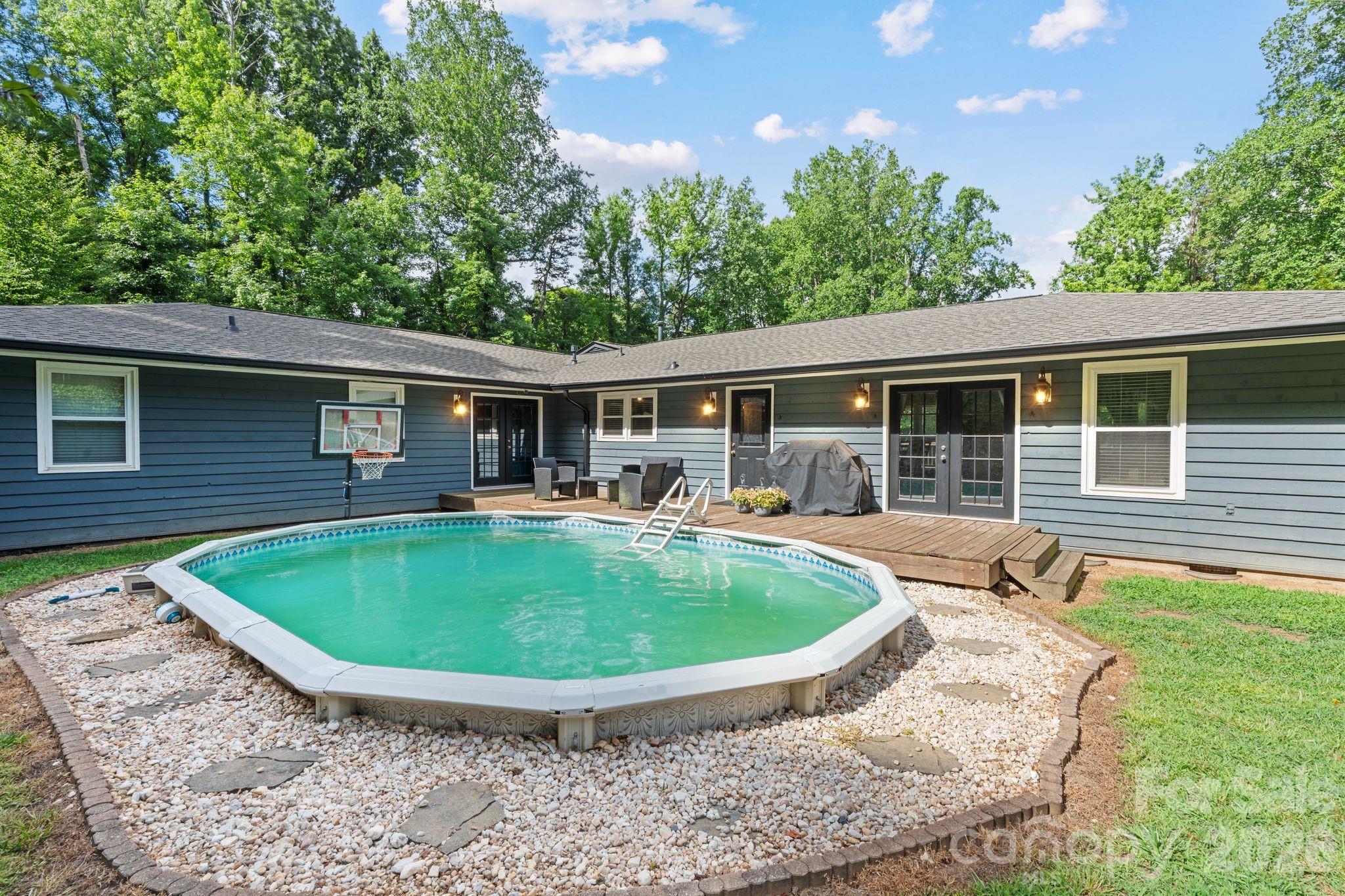 2913 Old Stage Road — Gastonia