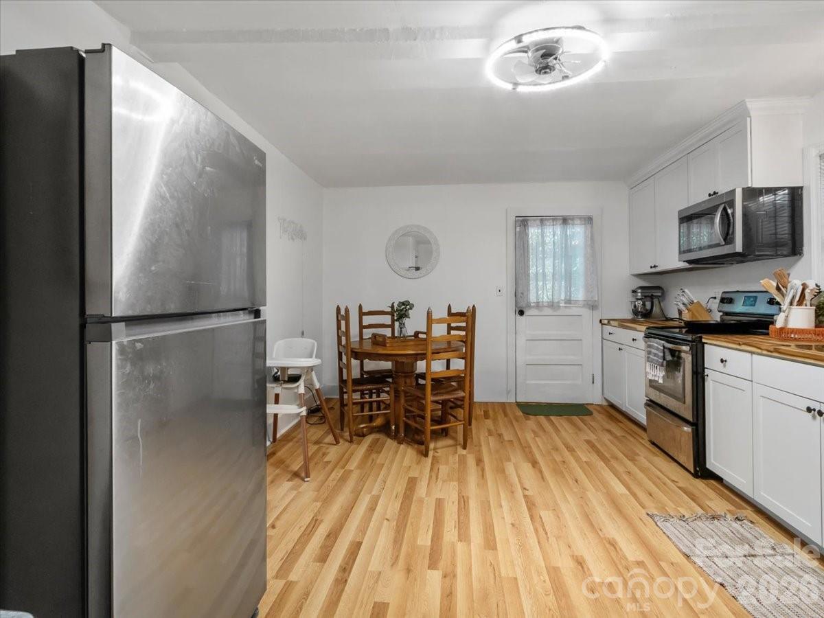 352 Jakes Branch Road — Spruce Pine