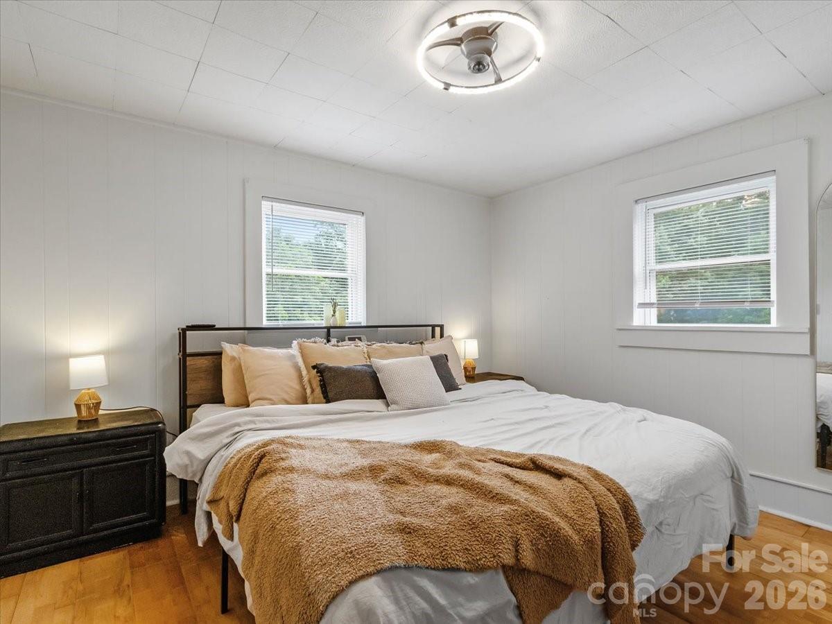 352 Jakes Branch Road — Spruce Pine