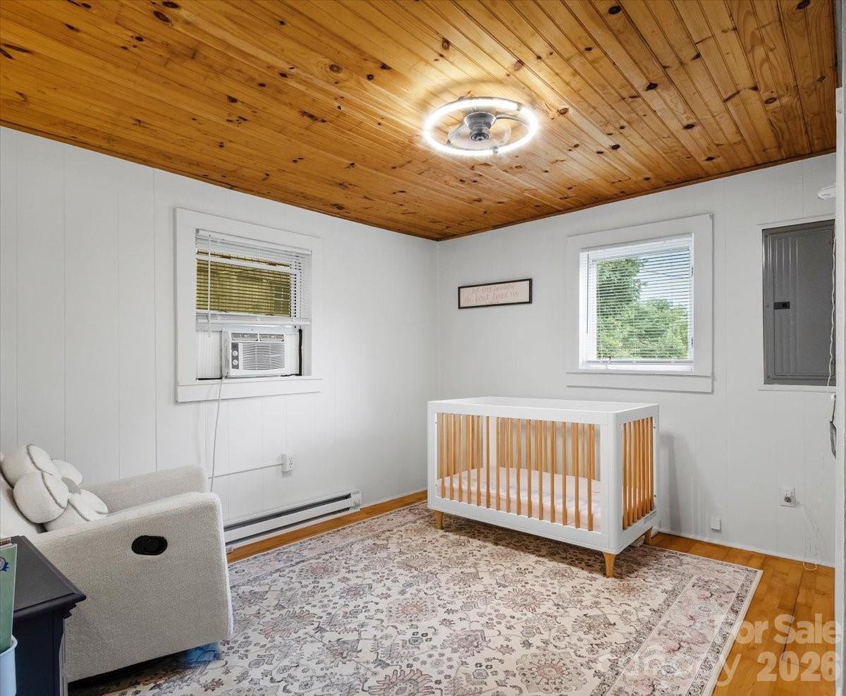 352 Jakes Branch Road — Spruce Pine