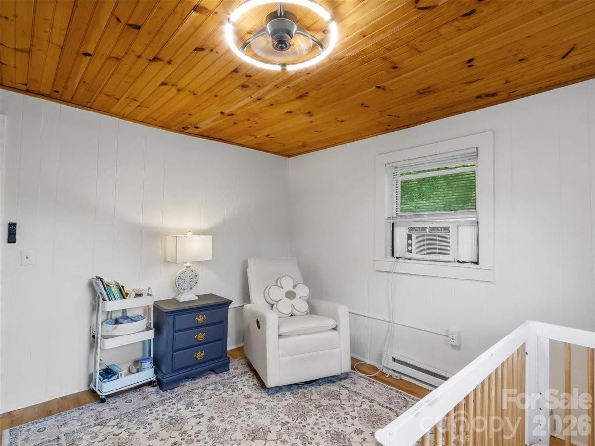 352 Jakes Branch Road — Spruce Pine