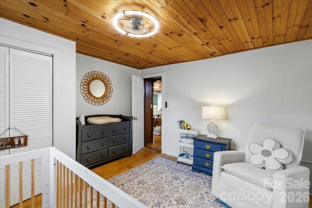 352 Jakes Branch Road — Spruce Pine
