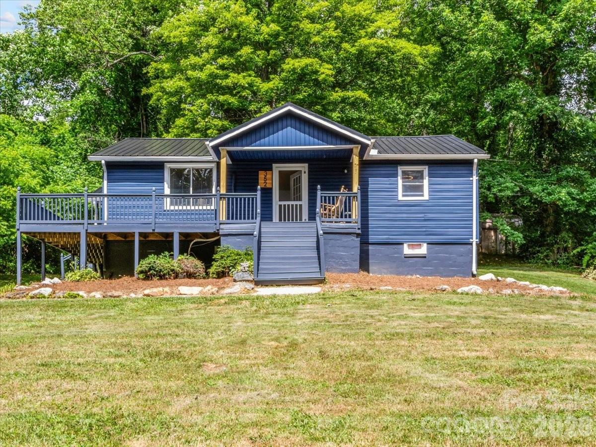 352 Jakes Branch Road — Spruce Pine