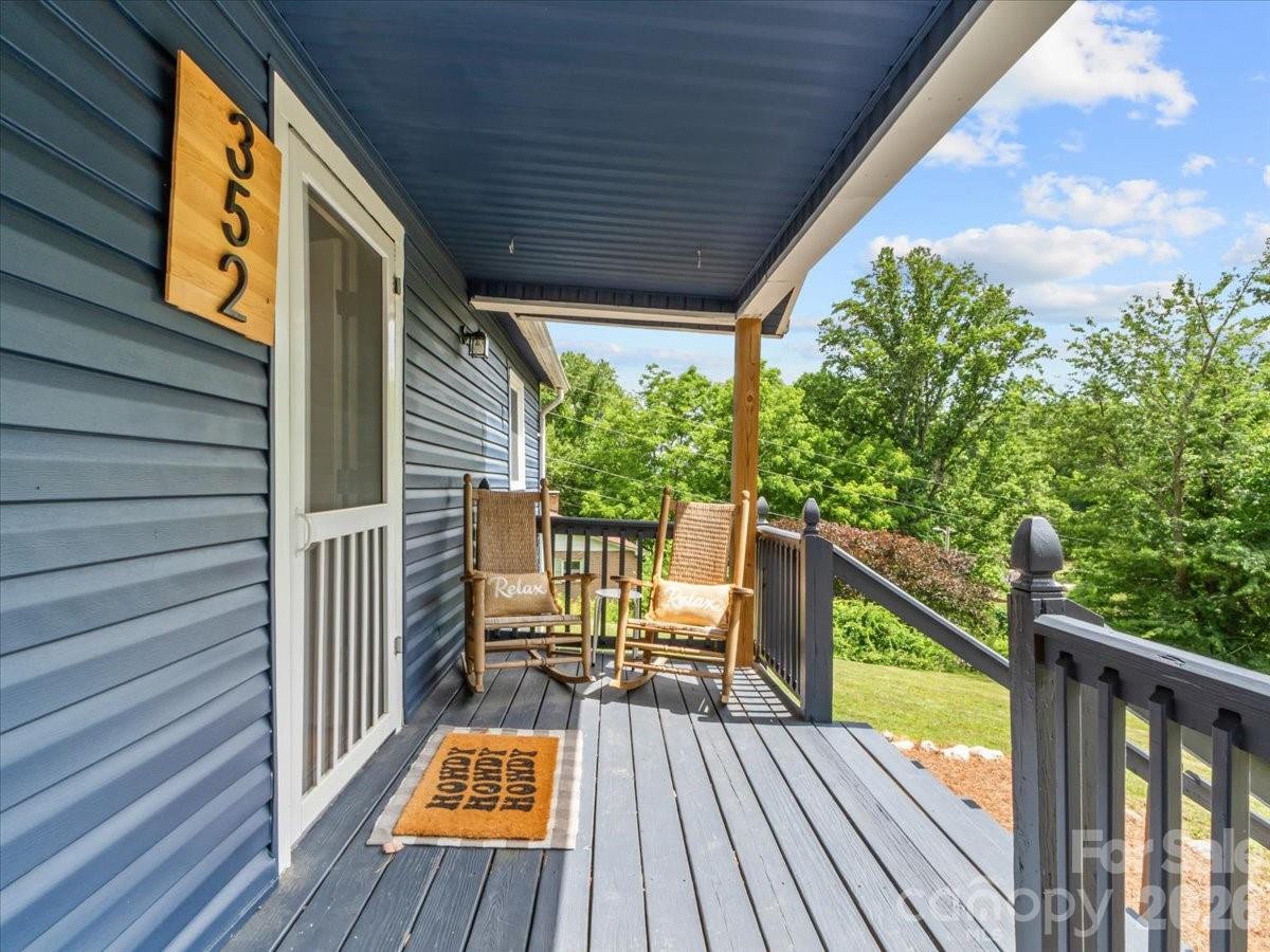 352 Jakes Branch Road — Spruce Pine