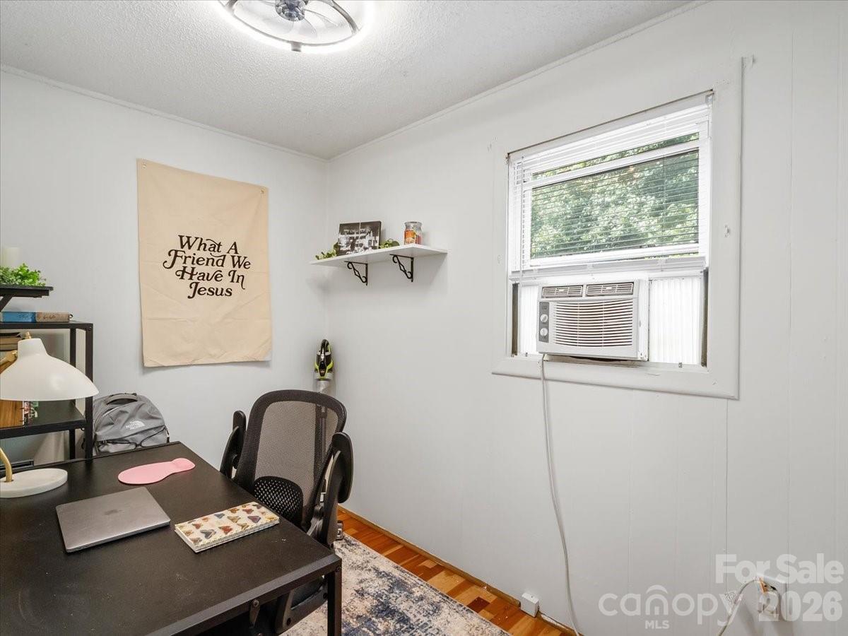 352 Jakes Branch Road — Spruce Pine
