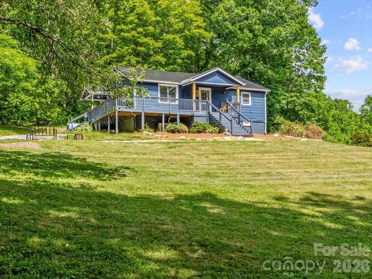 352 Jakes Branch Road — Spruce Pine