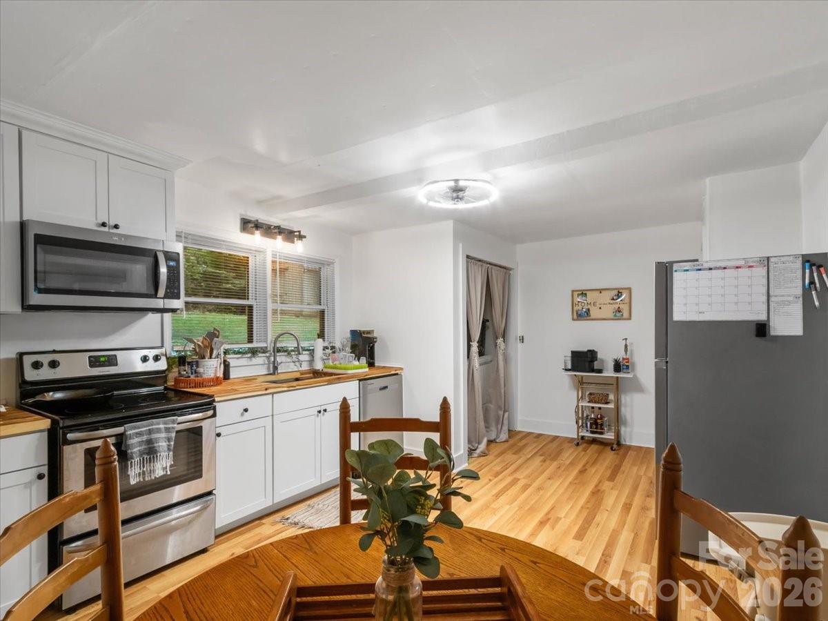 352 Jakes Branch Road — Spruce Pine