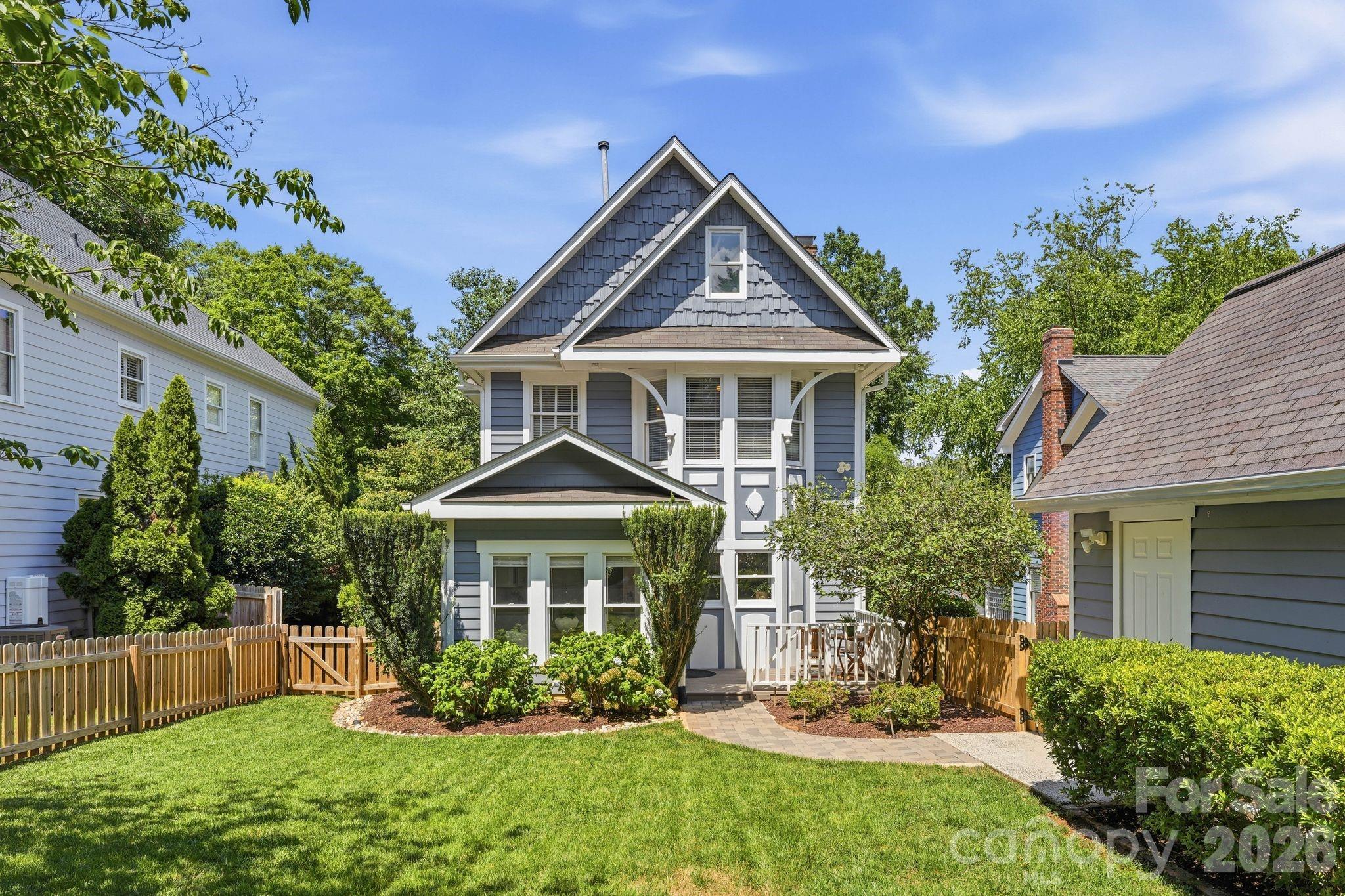 2009 Victorian Place — Charlotte