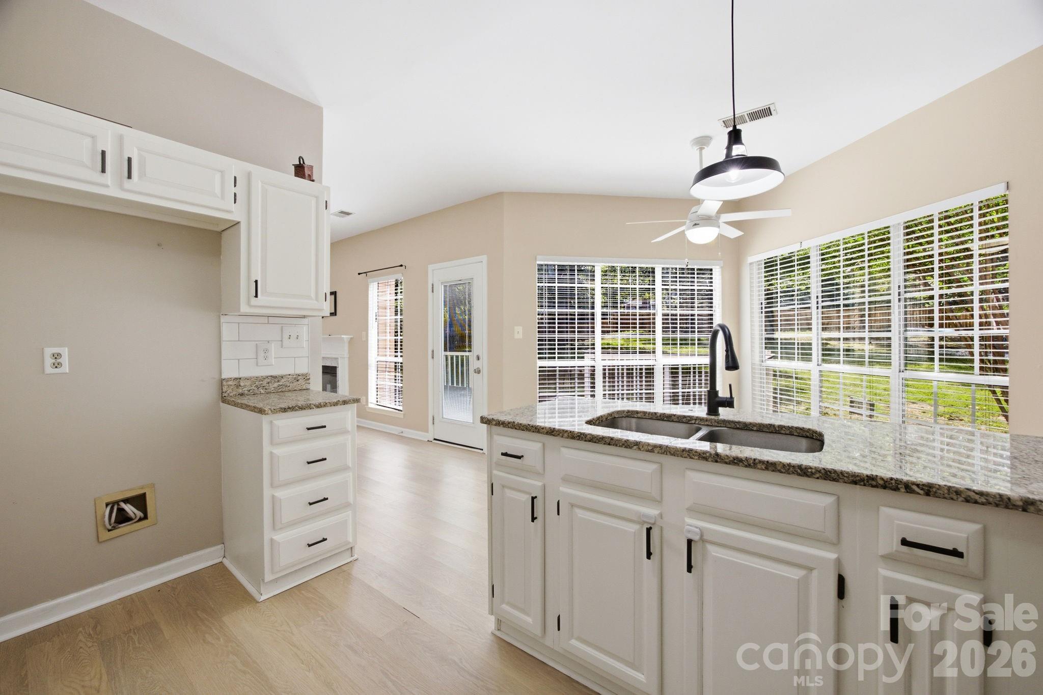 8048 Hunley Ridge Road — Matthews