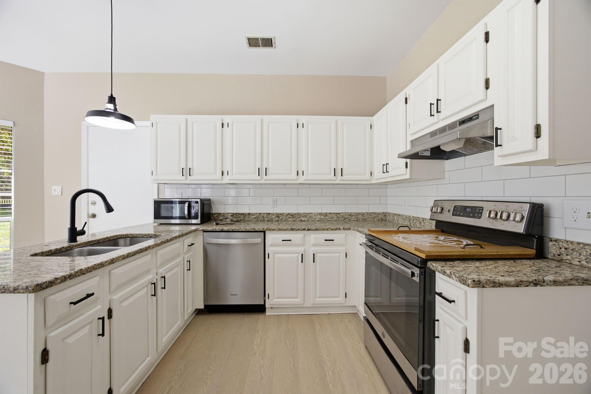 8048 Hunley Ridge Road — Matthews