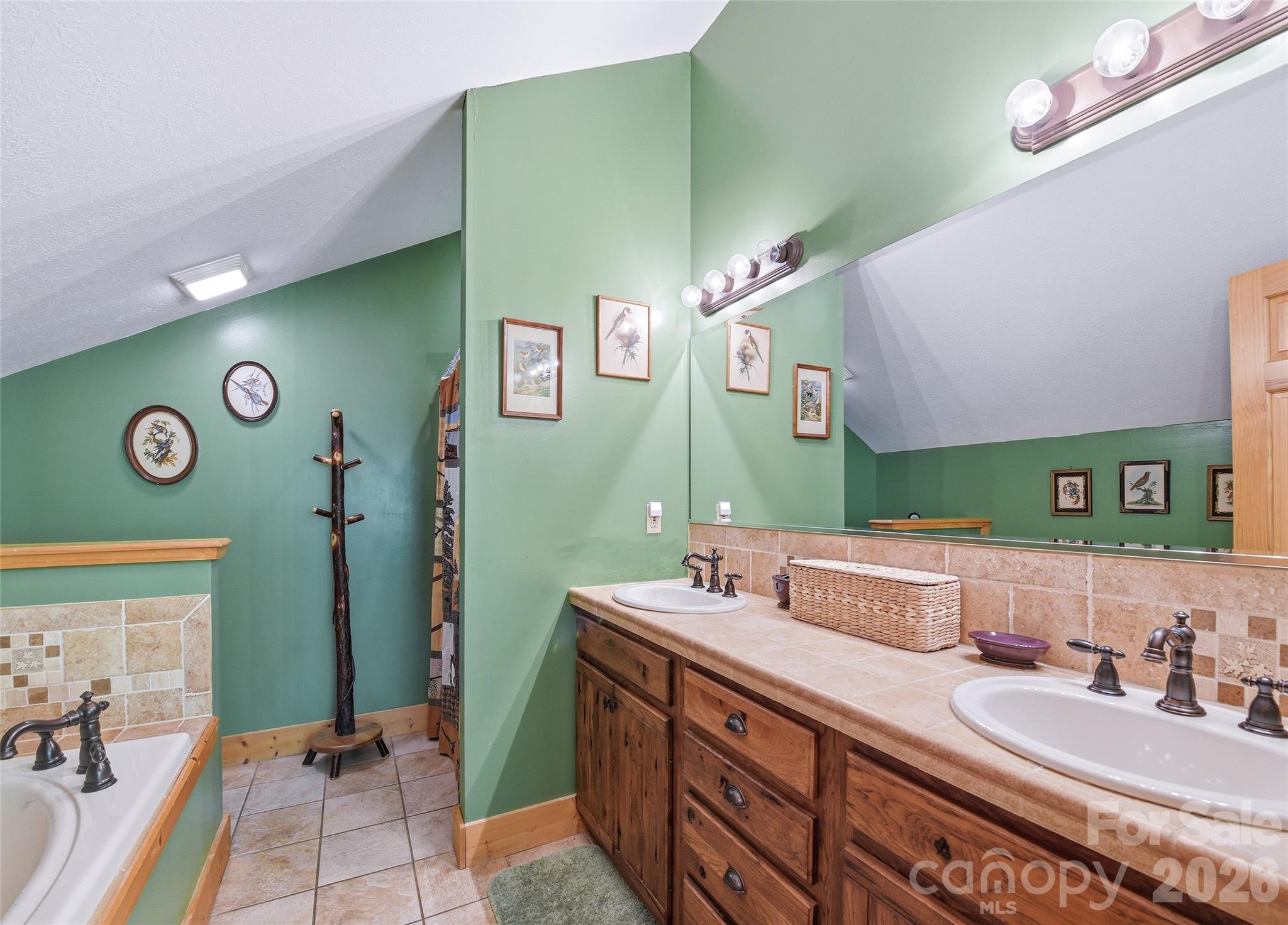207 Walela Trail — Maggie Valley