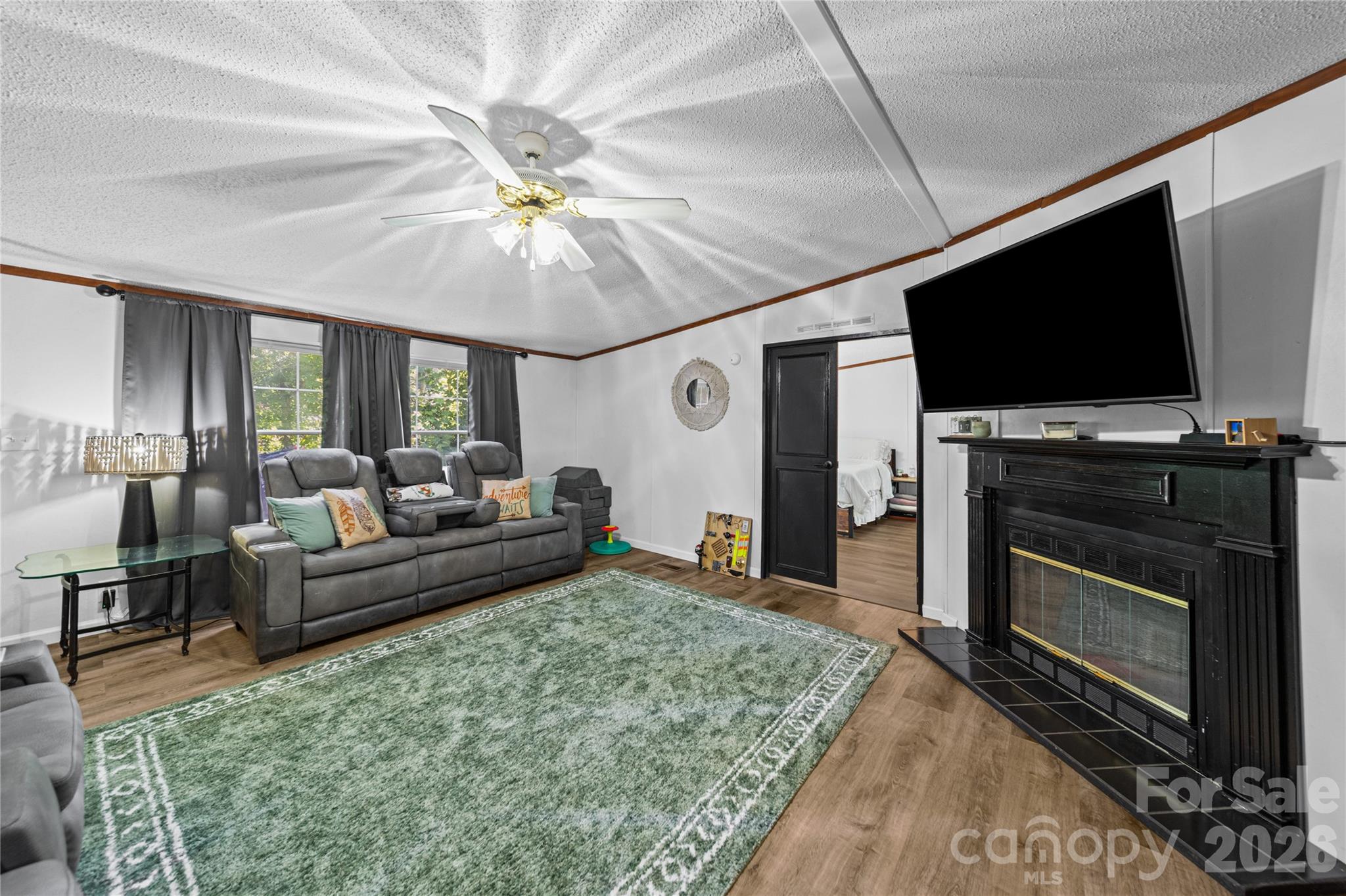 102 Sycamore Drive — Hickory