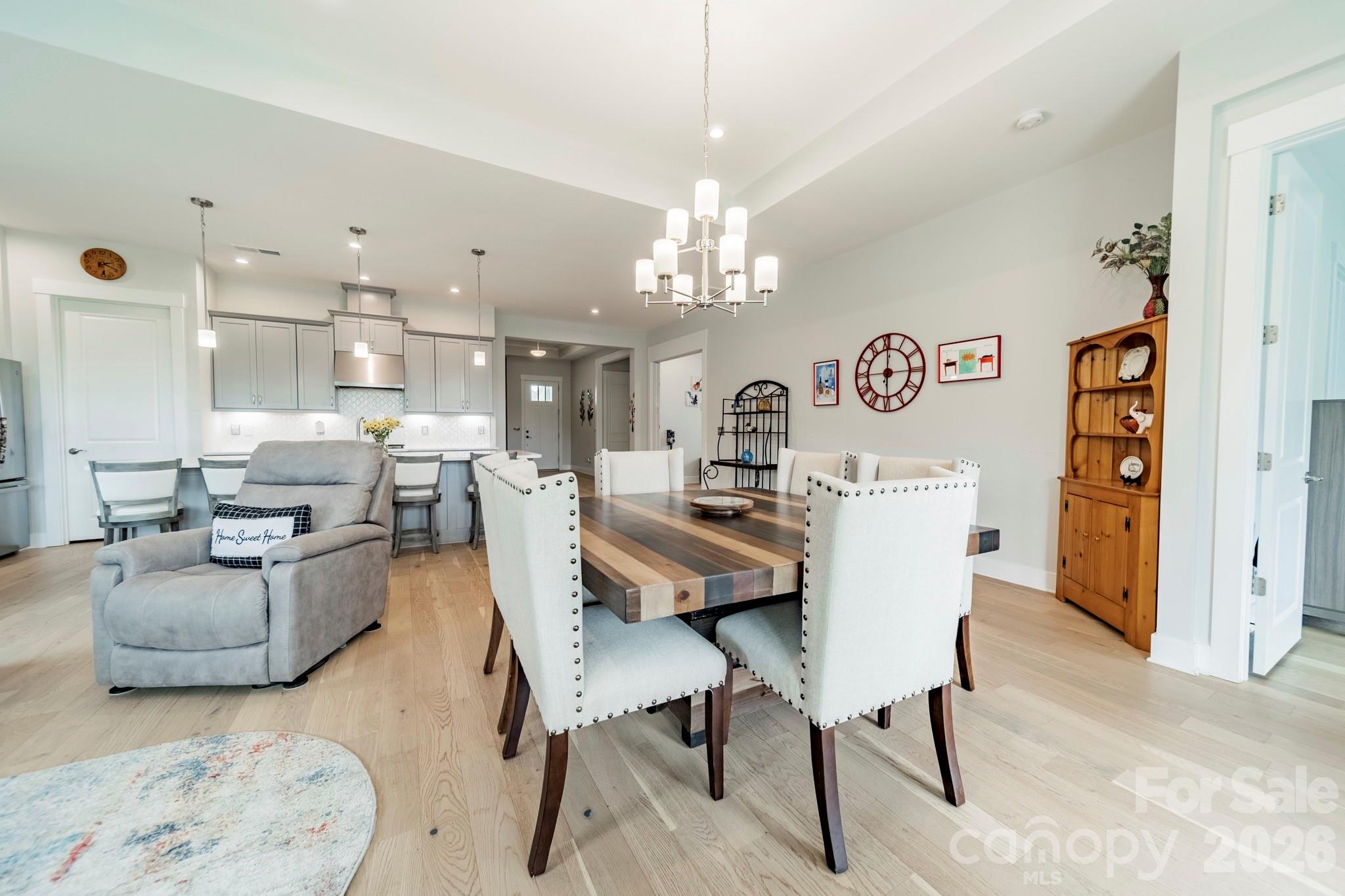 1019 Carlyle Lane — Monroe