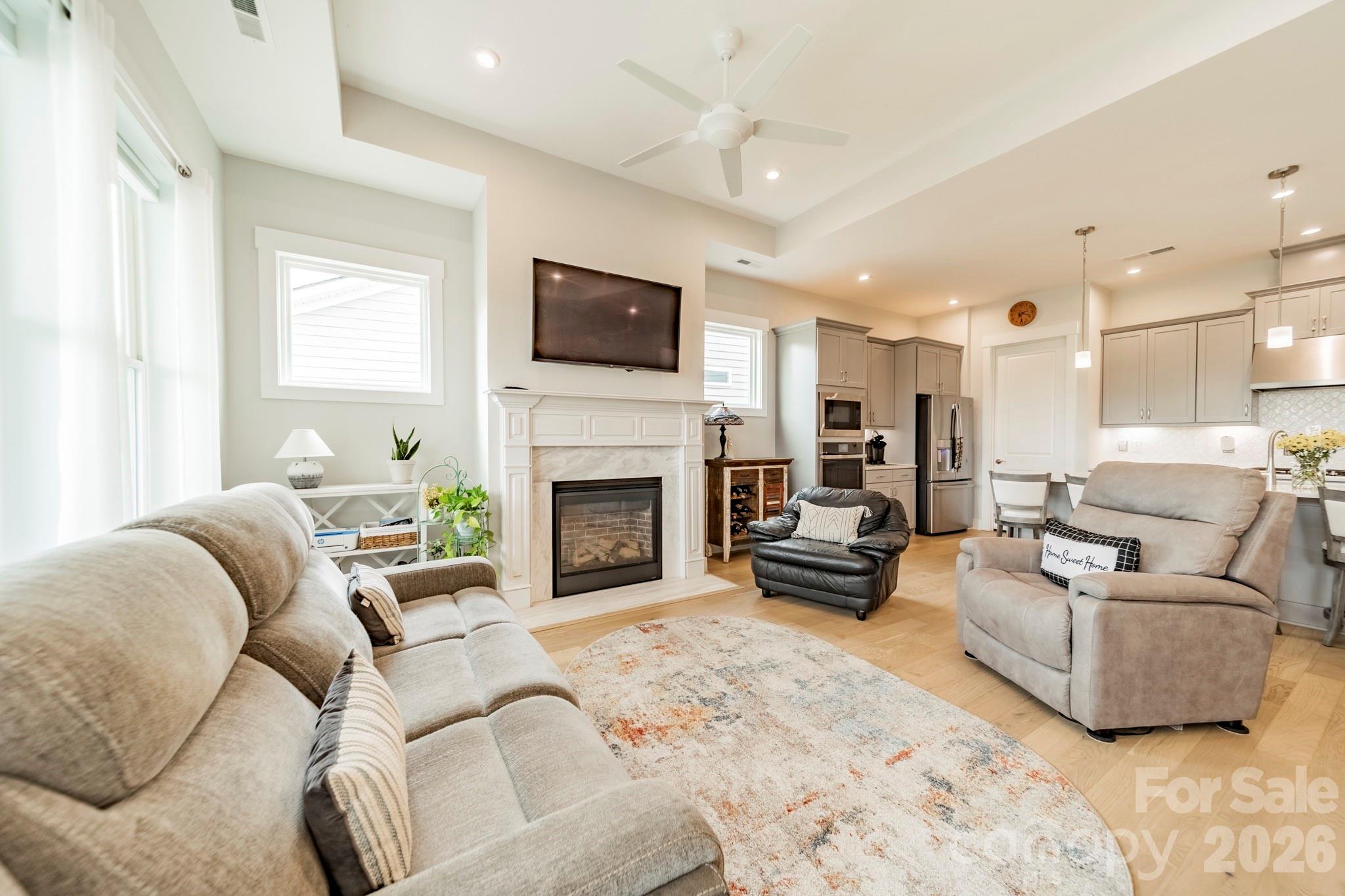 1019 Carlyle Lane — Monroe