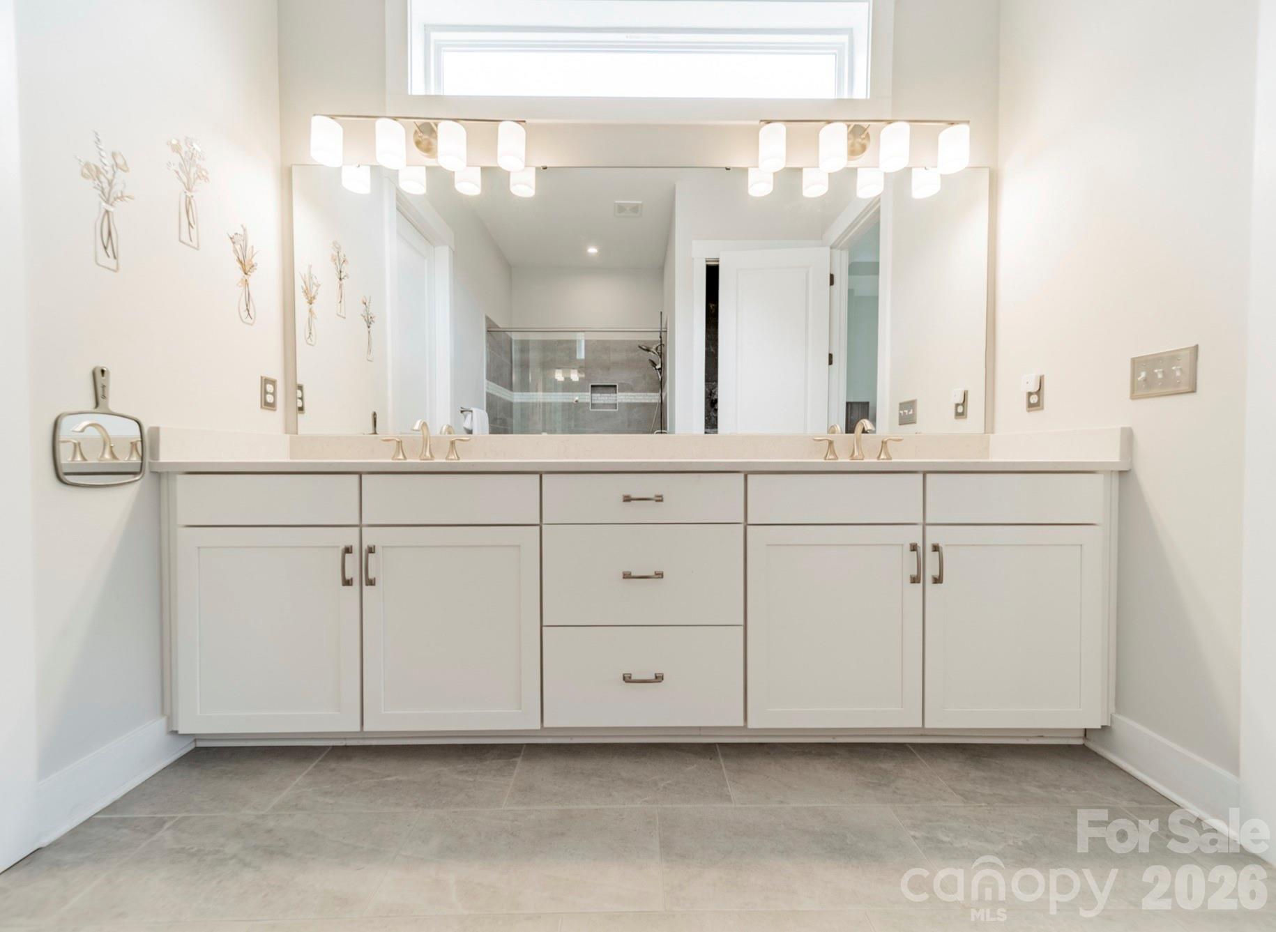 1019 Carlyle Lane — Monroe