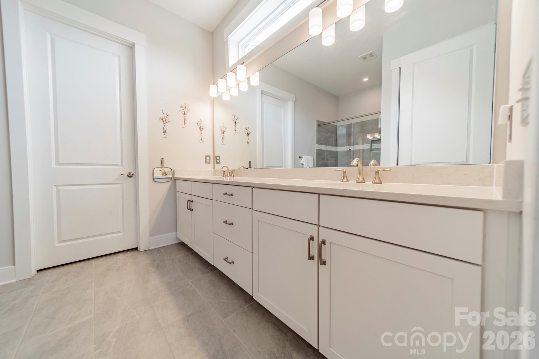 1019 Carlyle Lane — Monroe