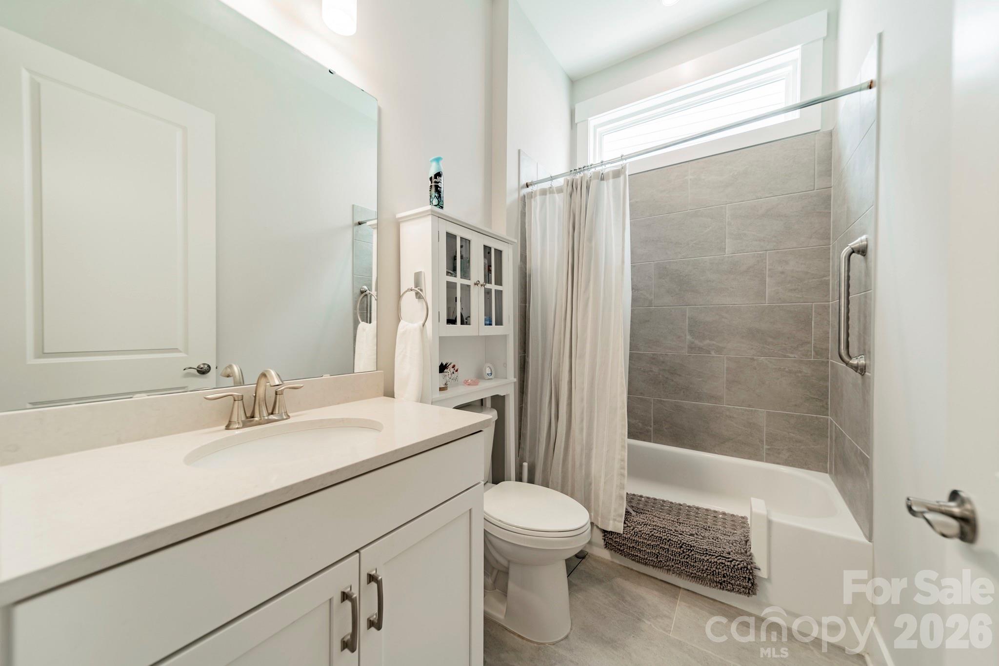 1019 Carlyle Lane — Monroe