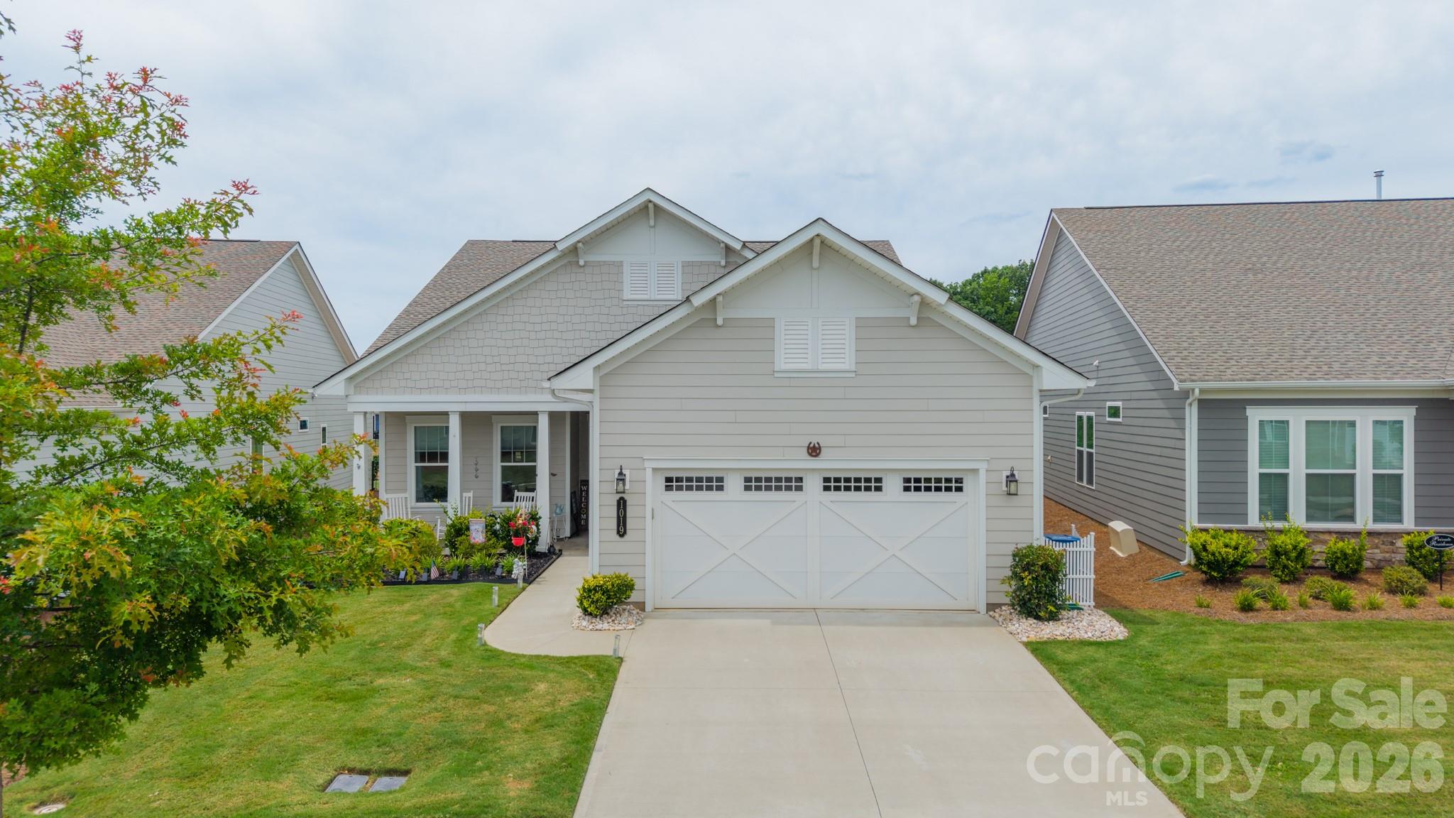 1019 Carlyle Lane — Monroe