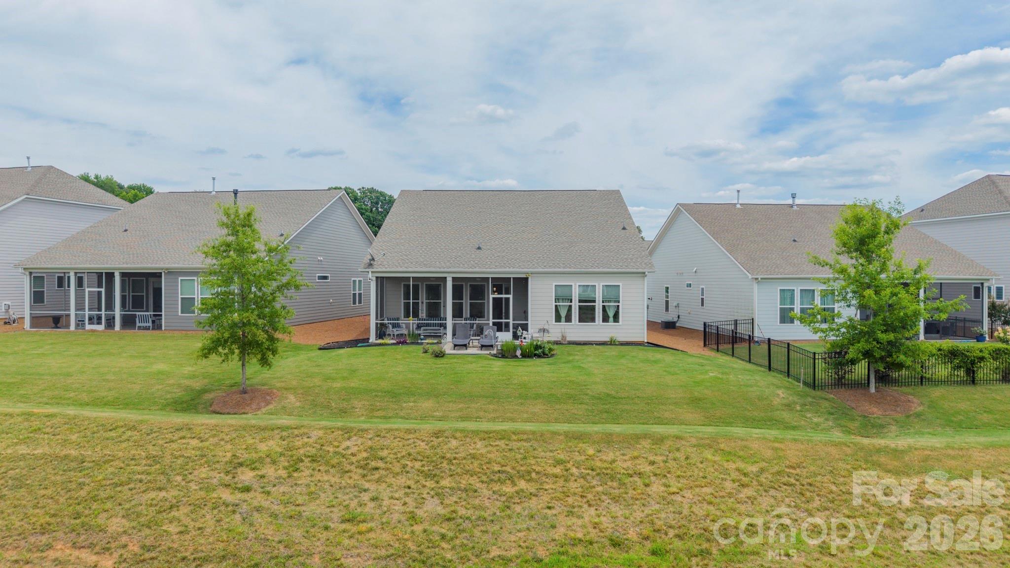 1019 Carlyle Lane — Monroe
