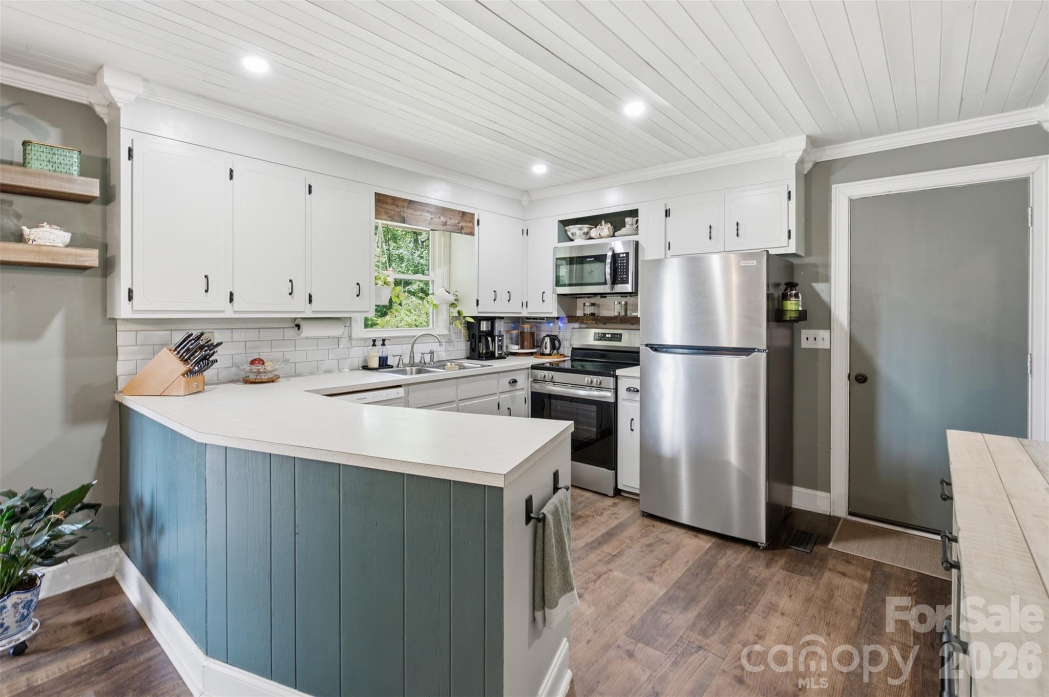 1226 Pine Grove Road — Morganton