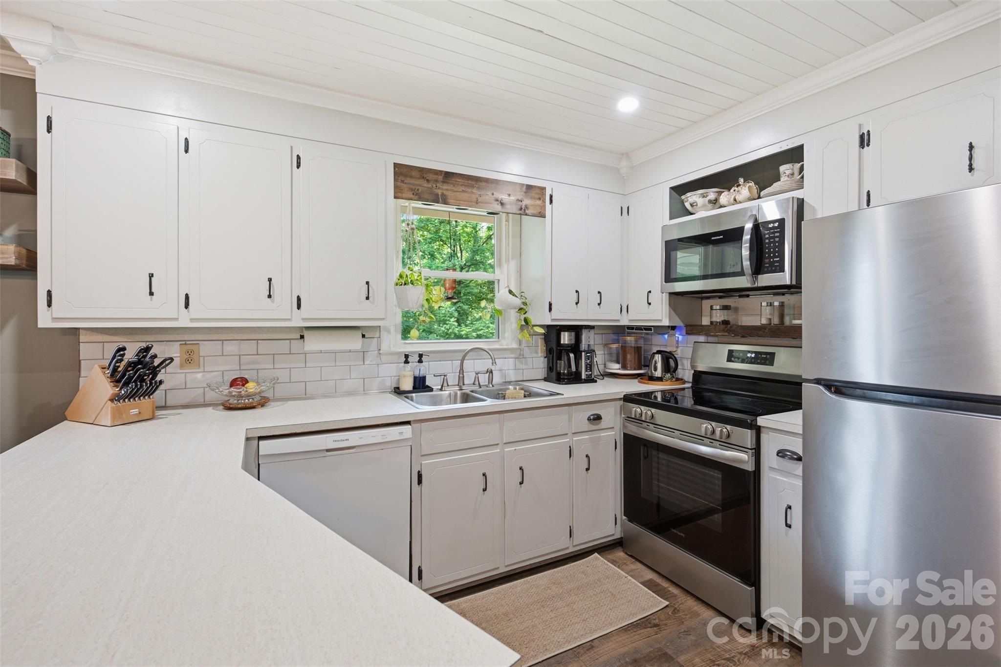 1226 Pine Grove Road — Morganton