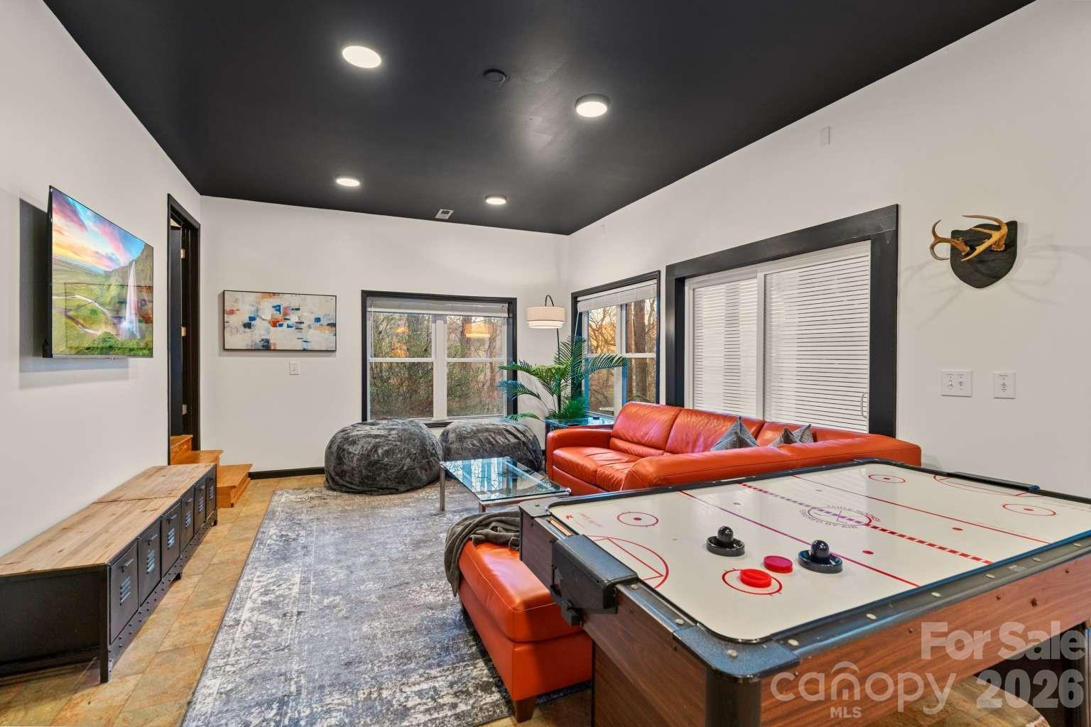 19 Holly Crest Lane — Fairview