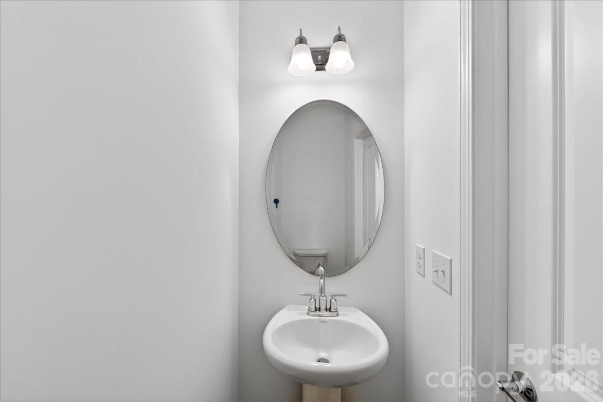 11119 Glasden Road — Charlotte