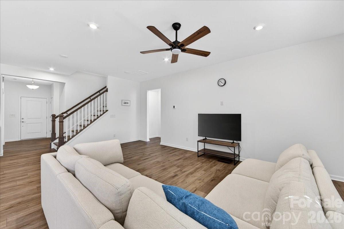 11119 Glasden Road — Charlotte