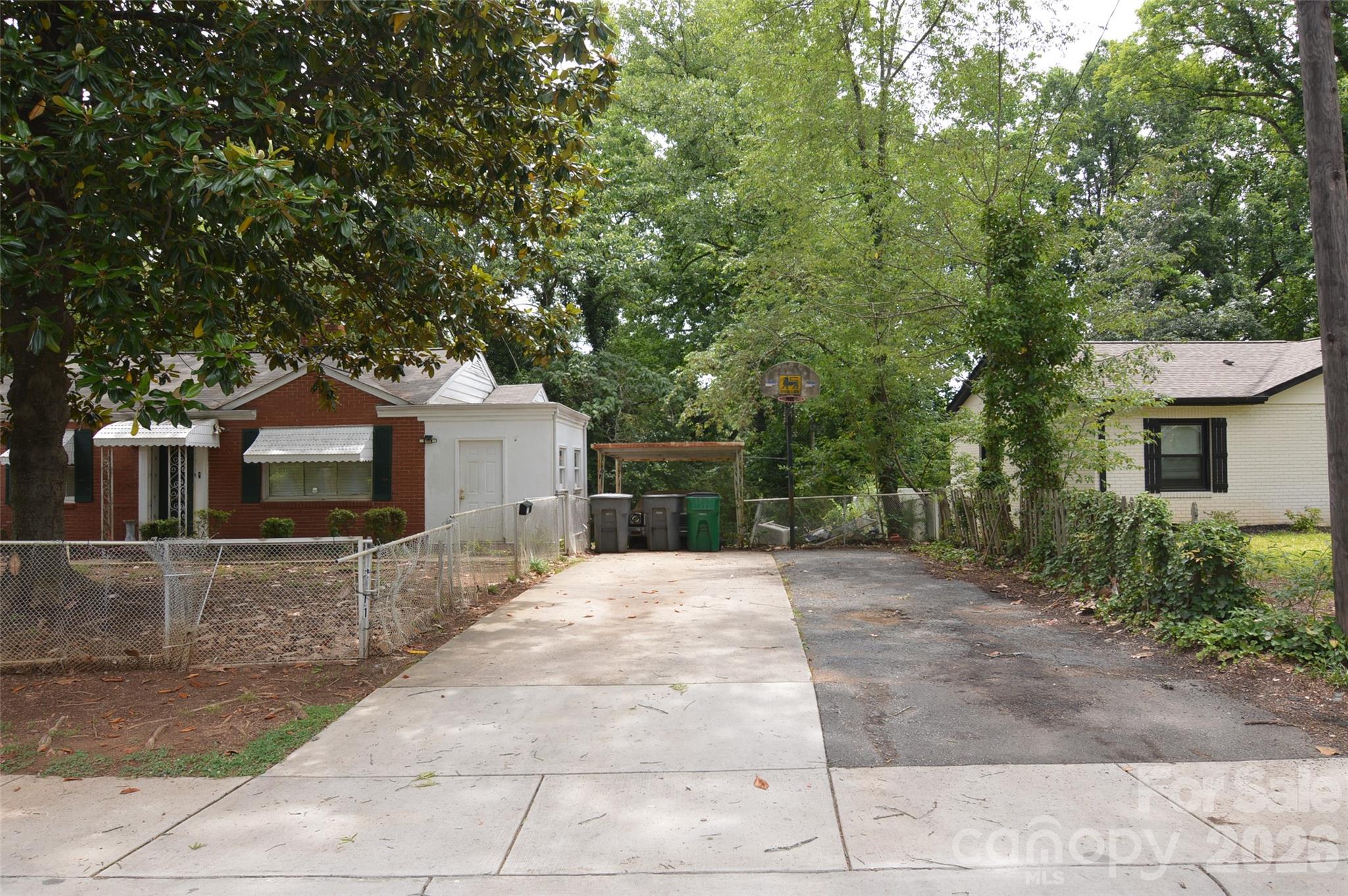 2111 Dickens Avenue — Charlotte